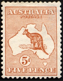 Australia-1913-Kangaroo-Map-5-pence-chestnut-II-First-CR-over-A-P12-Animal