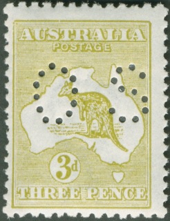 Australia-1932-Kangaroo-Map-3-pence-light-olive-IIB-Third-Single-Crown-over-A-P12-Animal