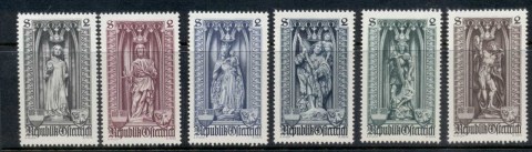 Austria-1969-St-Stephens-Cathederal-Statues-MLH