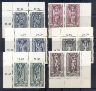 Austria-1969-Statues-in-St-jpg-Stephens-Cathederal-blk4-MUH.jpg