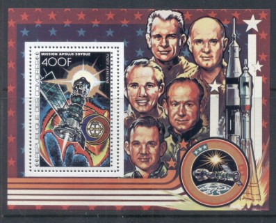 Comoro-Is-1977-Apollo-Soyuz-Joint-Russia-USA-Space-Project-400fr-MS-MUH