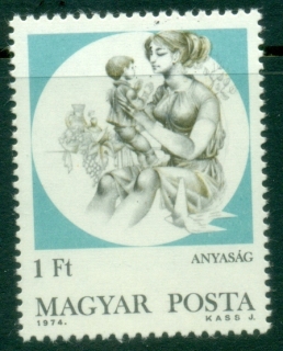 Hungary-1974-Motherhood-MUH