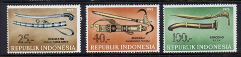 Indonesia-1976-Historic-Daggers-Sheaths-MUH