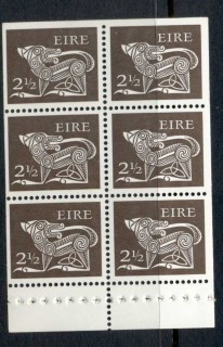 Ireland-1971-75-Dog-Brooch-2-5p-booklet-pane-MUH