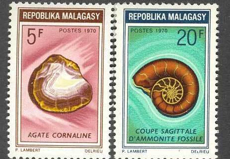 Madagascar-1970 5f Agate, 20f Shell