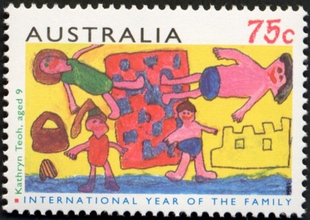 Australia-1994-International-Year-of-the-Family-Childrens-Paintings-75-cent-Multi-P14-50-Family-on-Beach-artist-Kathryn-Teoh-SG1451