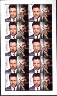 Australia-2010-Russell-Crowe-Academy-Award-Robin-Hood-10-x-55-cent-Multi-P13-86-x-14-6-There-are-2-sheetlets-in-a-3-leaf-folder-This-one-shows-Crowe-with-a-bow