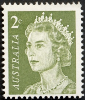 Australia-1966-Queen-Elizabeth-II-2-cent-olive-green-P15x14-Royalty